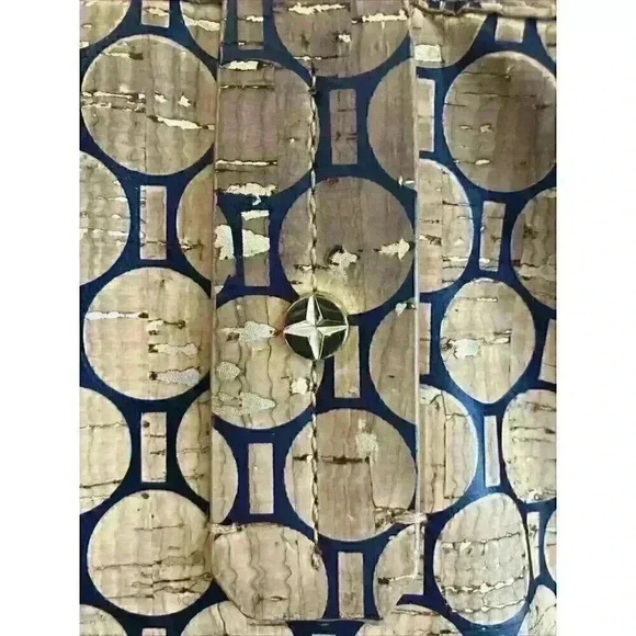 C Wonder Large Cork Tote Bag - Picture 5 of 11